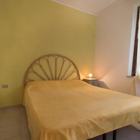 Locazione Turistica La Fonte.1 *